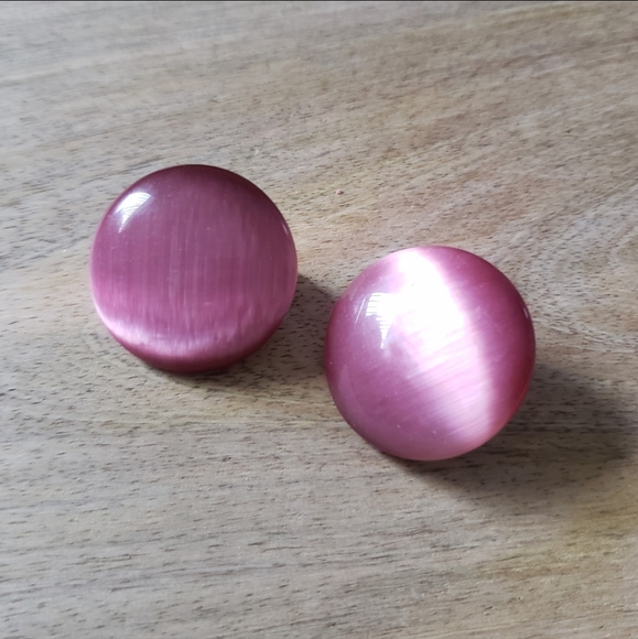Vintage Cat's Eye Clip On Earrings - Picture 1 of 4